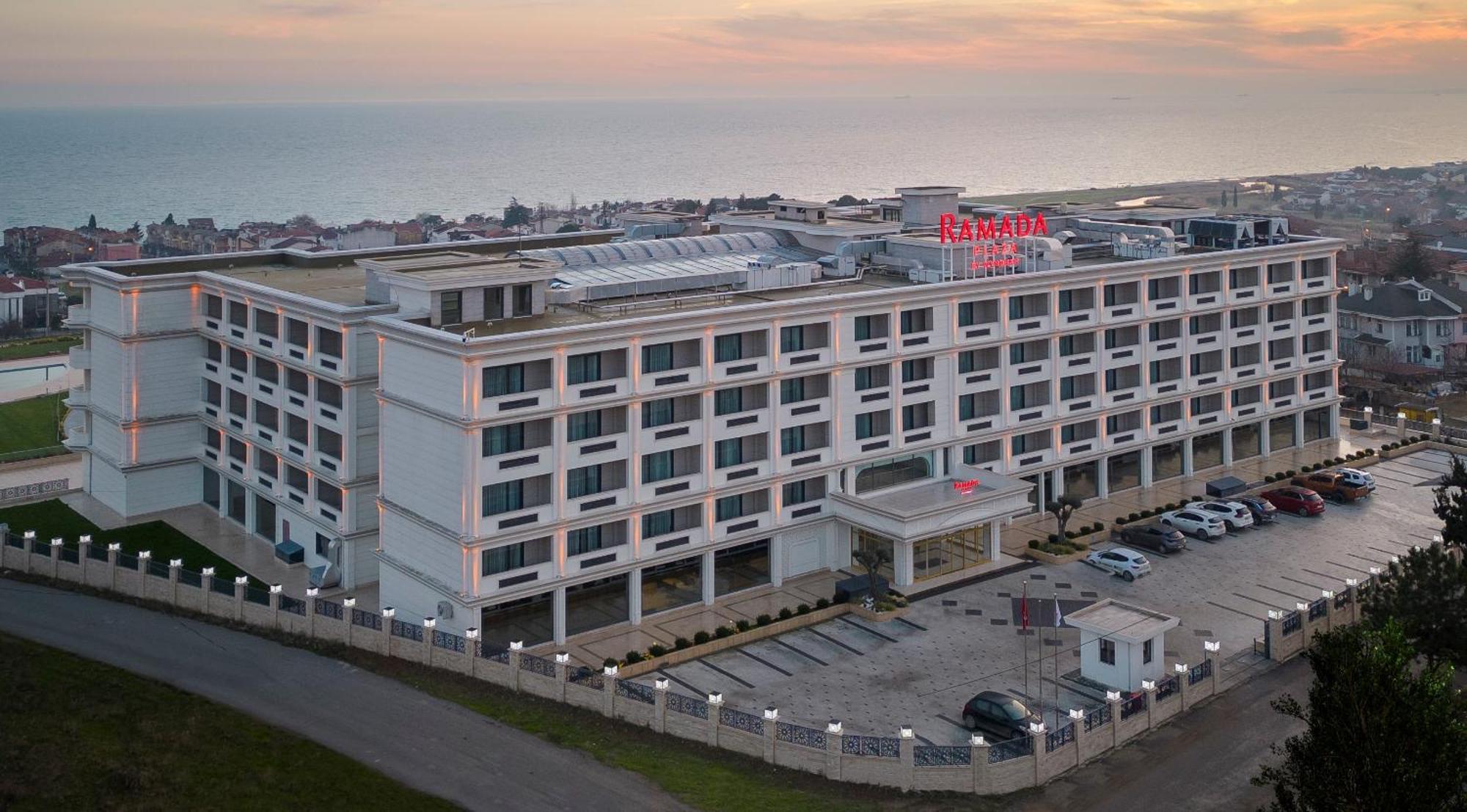 Hotel Ramada Plaza By Wyndham Silivri Zewnętrze zdjęcie